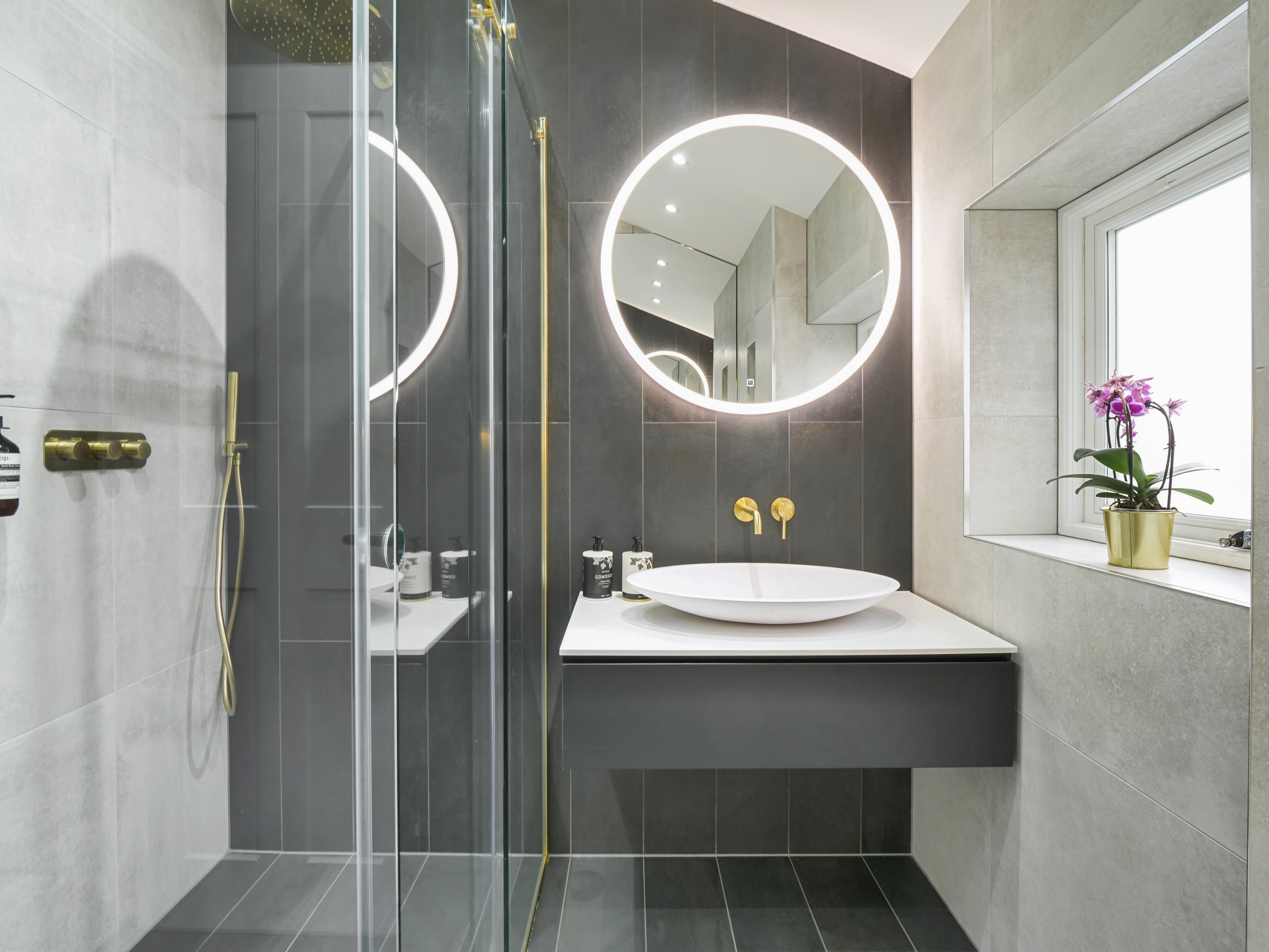 Beautiful Bathroom Suites in Brixton