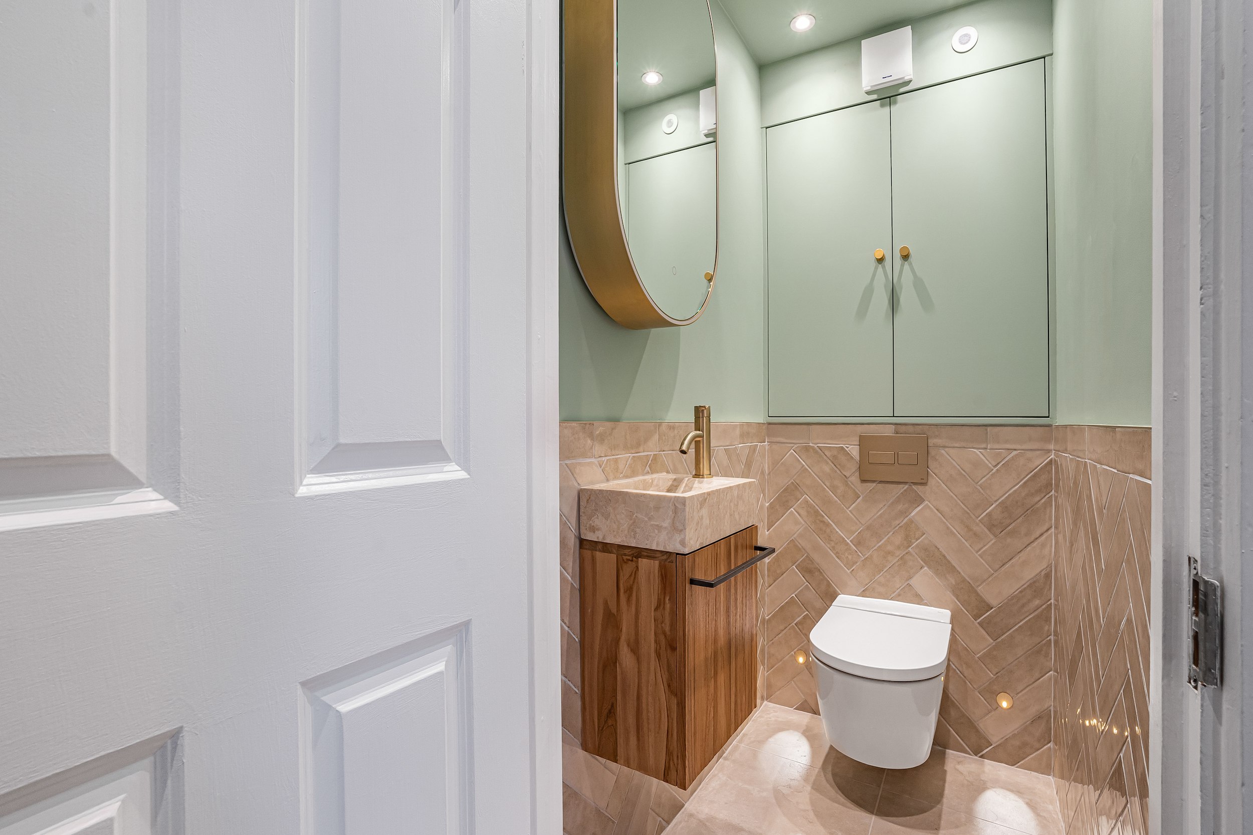 The Earthy Sage Cloakroom